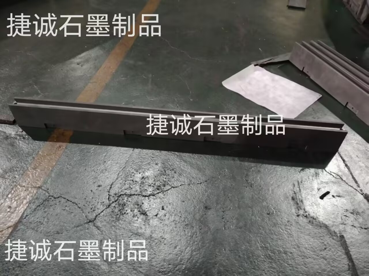 真空爐石墨橫梁，真空爐石墨件，真空爐石墨配件，真空爐石墨件，真空爐石墨件石墨橫梁，真空爐石墨配件石墨橫梁，真空爐石墨件加工，真空爐石墨件生產(chǎn)廠(chǎng)家