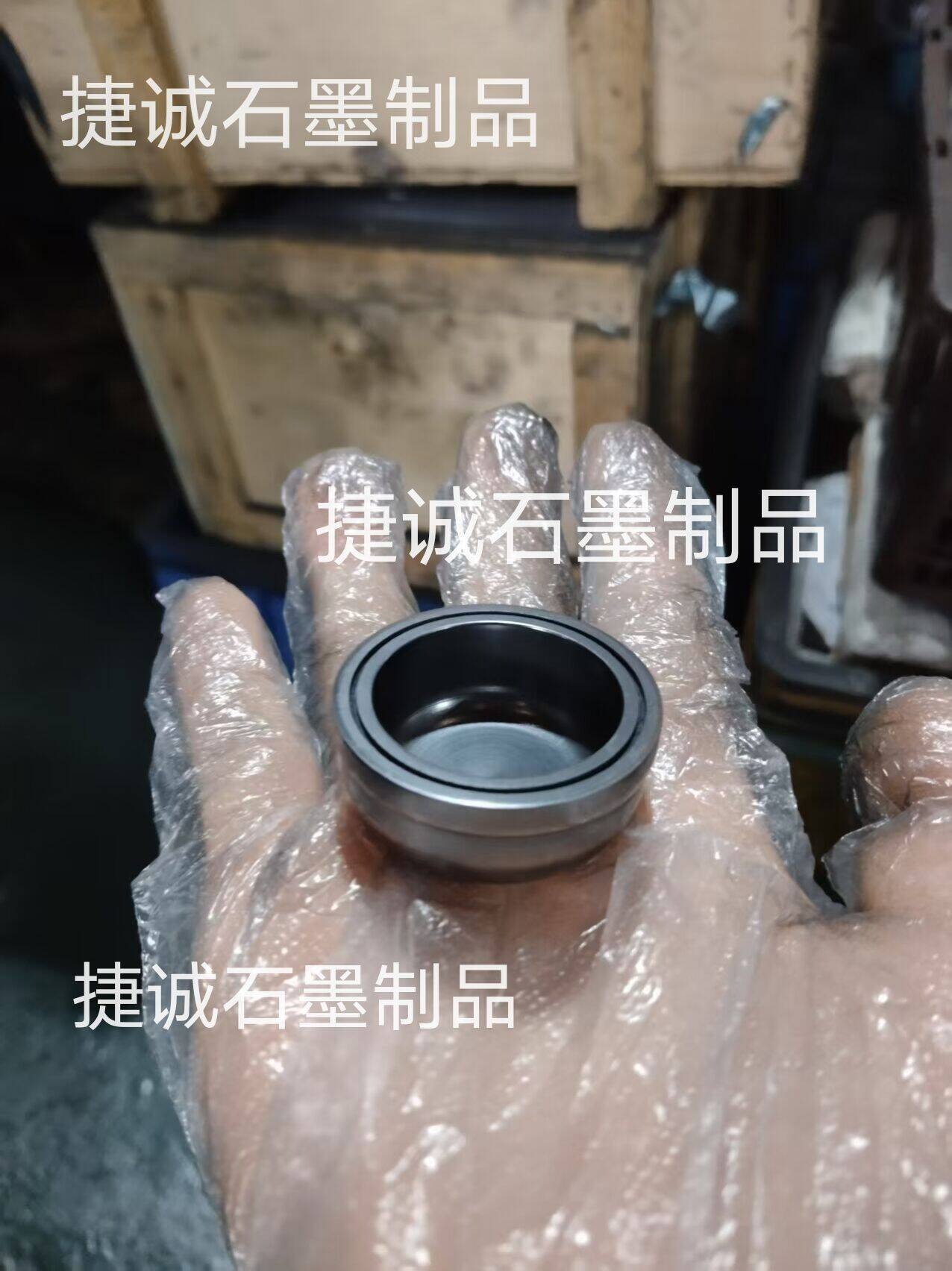 石墨坩堝，熔金石墨坩堝，石墨匣缽坩堝，等靜壓石墨坩堝，高純石墨坩堝，石墨坩堝加工，高精密石墨坩堝，石墨坩堝生產(chǎn)廠家