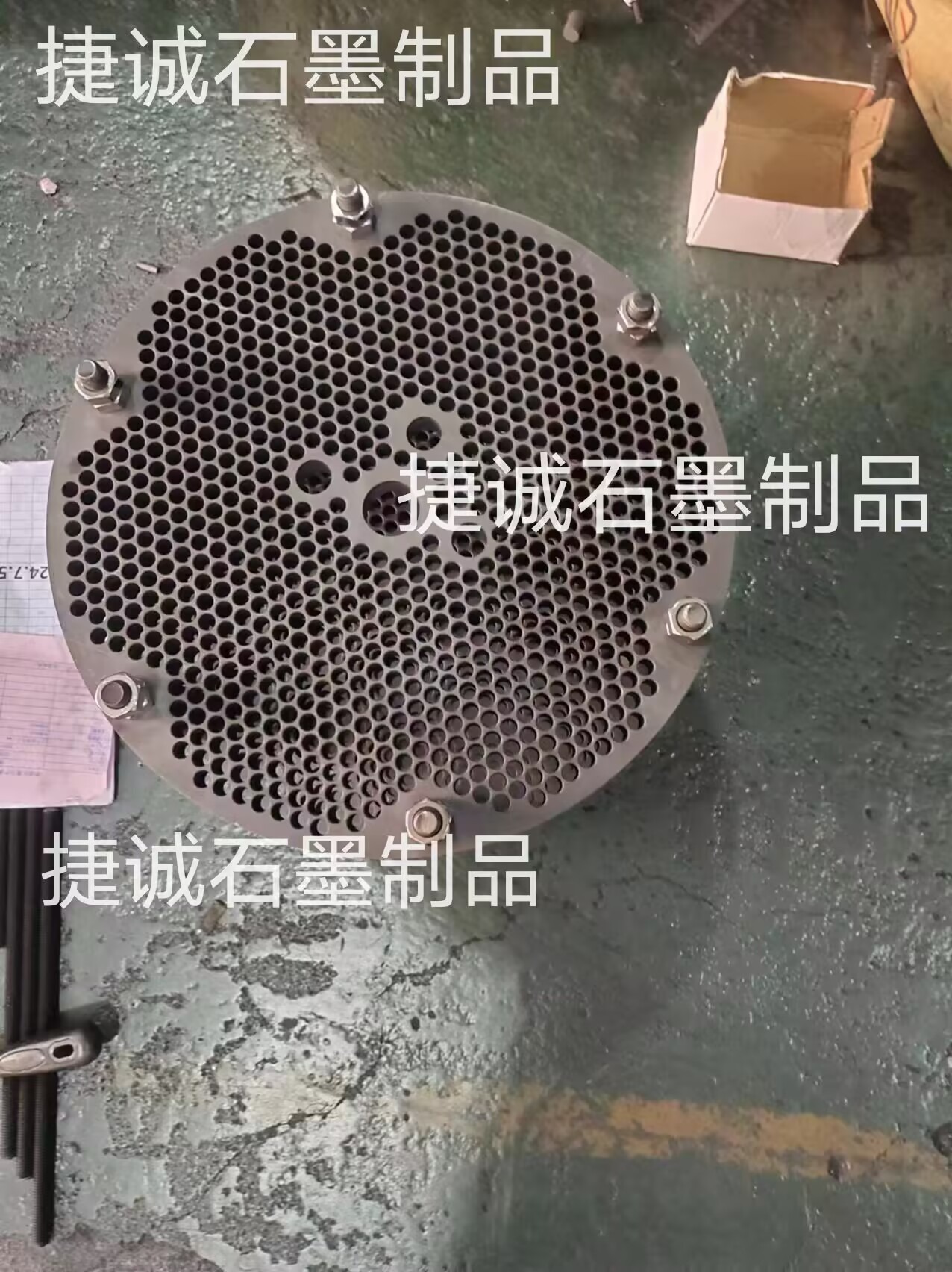 高精純石墨盤(pán)，燒結(jié)石墨盤(pán)，銅管燒結(jié)石墨盤(pán)，石墨盤(pán)加工，鐘罩爐石墨盤(pán)，推板爐石墨盤(pán)，銅管燒結(jié)石墨盤(pán)，石墨盤(pán)生產(chǎn)廠(chǎng)家，石墨盤(pán)加工廠(chǎng)